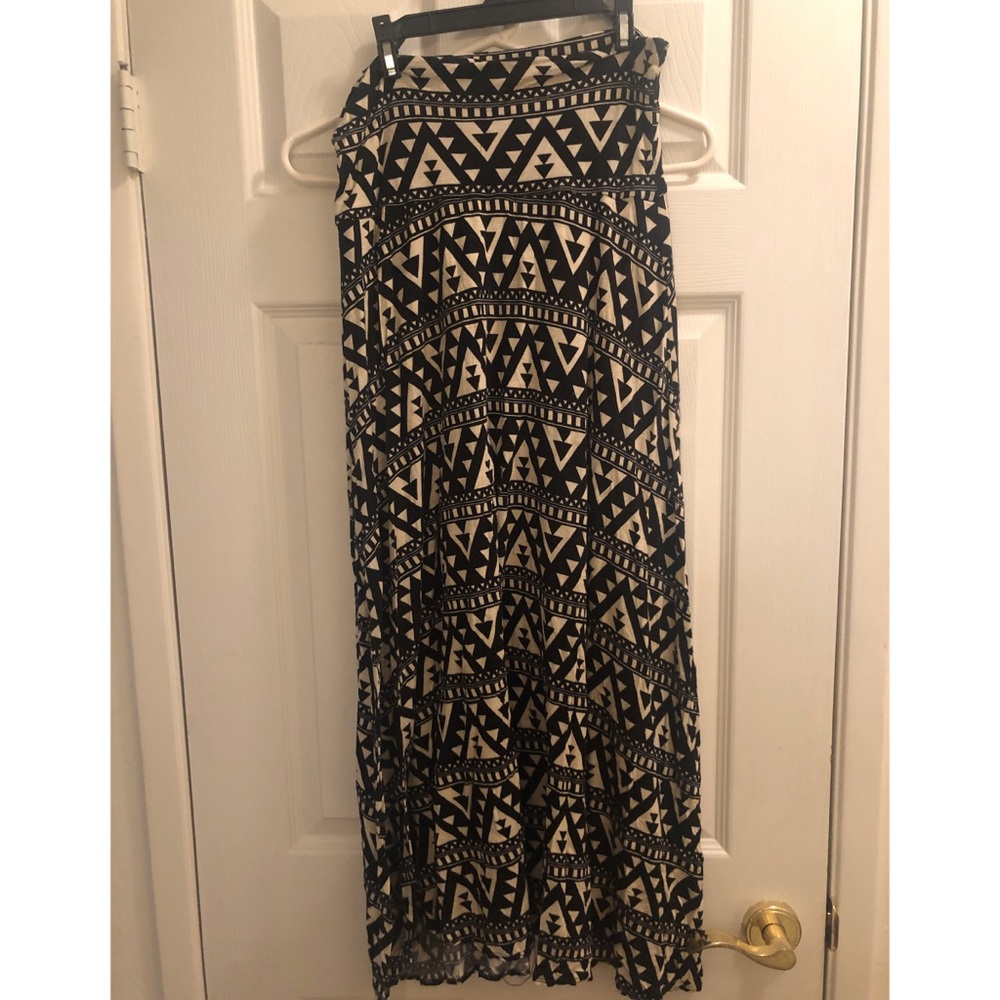 Pattered maxi skirt